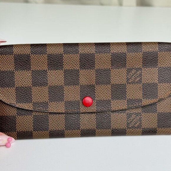 Louis Vuitton Damier Ebene Wallet with Red Button Classic Checkered Desiign - Picture 6 of 7
